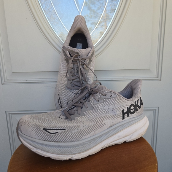HOKA ONE ONE Clifton 9 Mens Sneakers